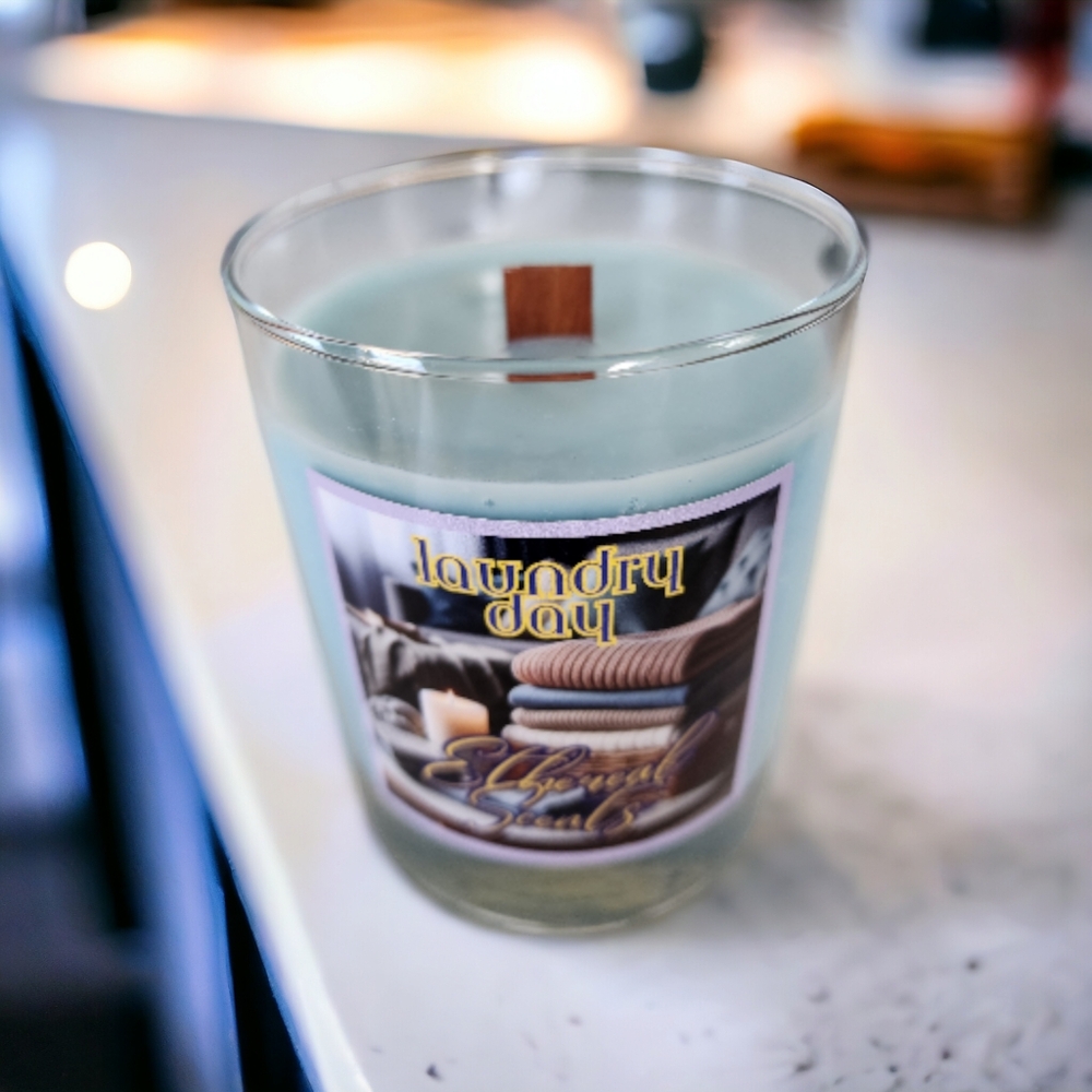 Laundry Day Wooden Wick Candle 13.5oz - Picture 2 of 3